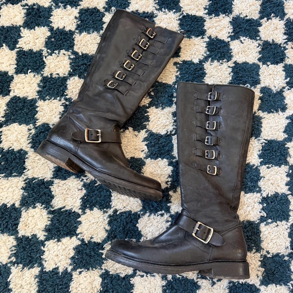 FRYE 'Veronica Belted Tall' Black Leather Buckled High Boots Biker Womens 9 - Picture 3 of 12